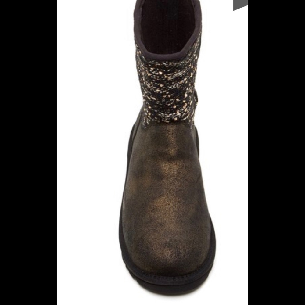 UGG Lyla Boot in Black - Picture 3 of 8